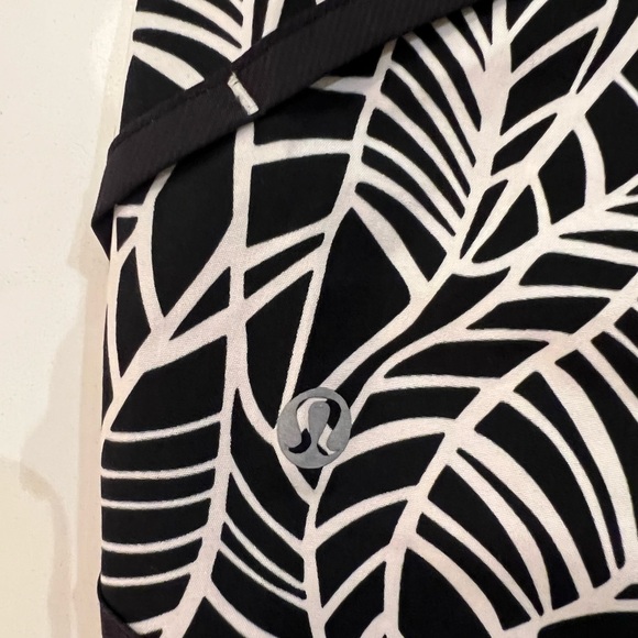 Lululemon Run Speed Short with 2-way Stretch - Picture 13 of 13